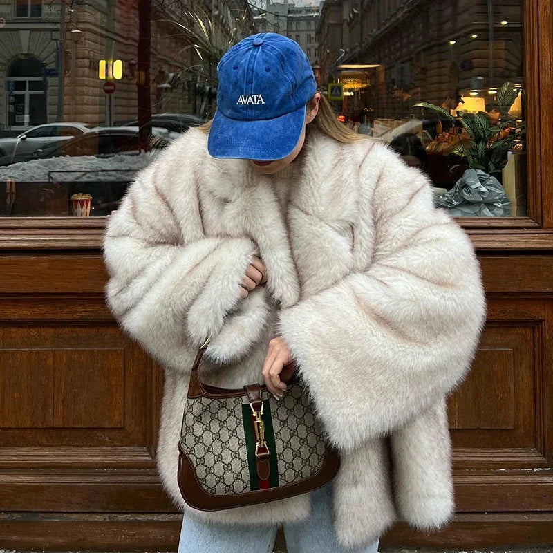 2024 Winter Ins Hot Fashion Girls Oversized Gradient Fur Coat Women Thick Warm Outerwear Fluffy Faux Fox Fur Jacket